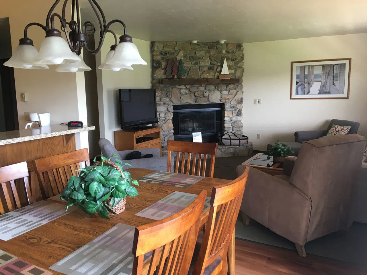The Rushes Living and Dining Area