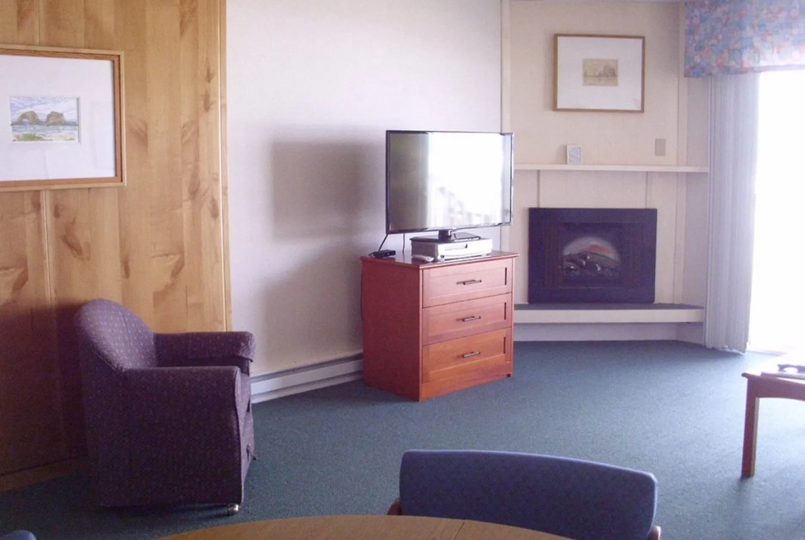 Rockaway Beach Resort Living Area