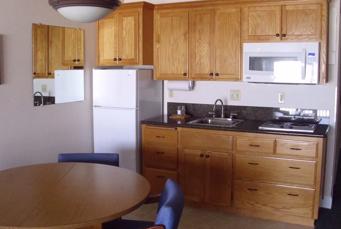 Rockaway Beach Resort Kitchen and Dining Area