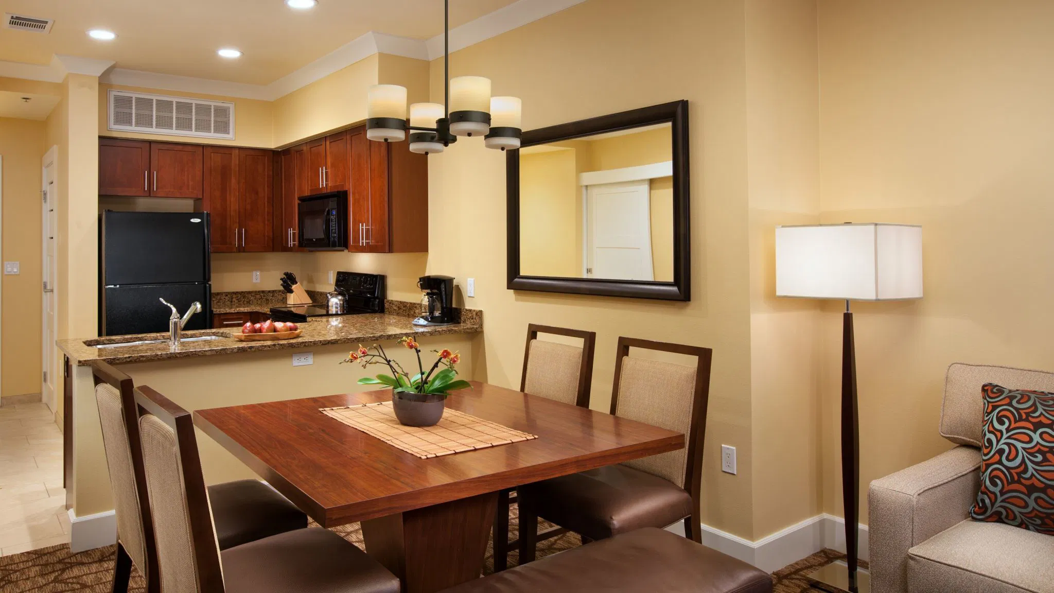 The Westin Riverfront Mountain Villas Dining Area