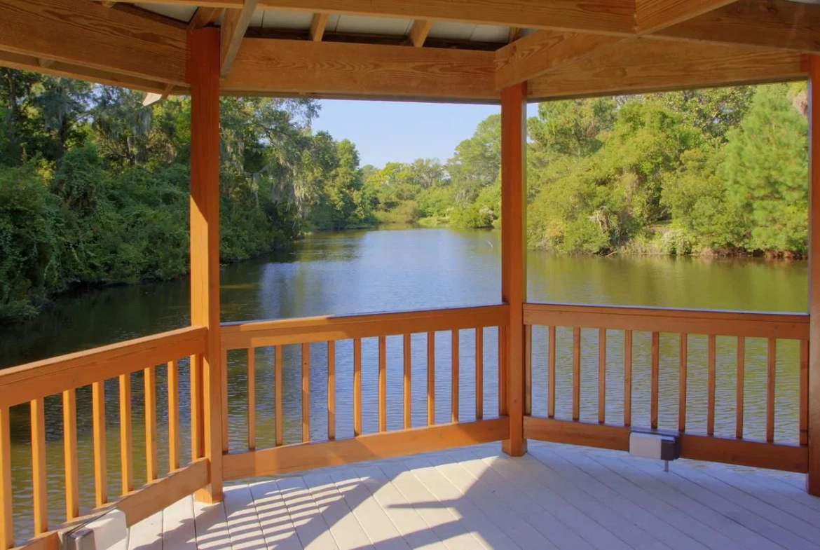 Waterside by Spinnaker Gazebo