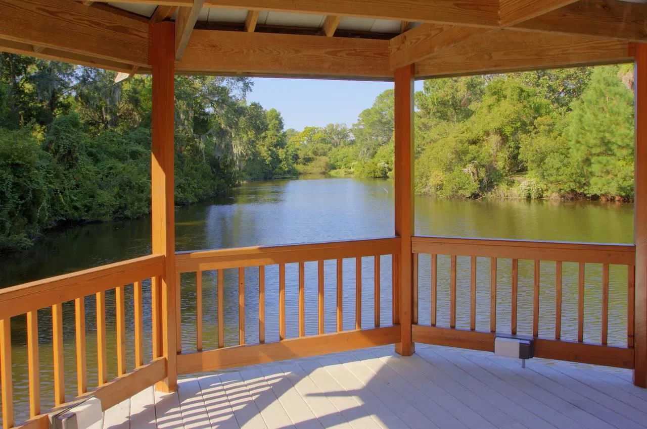 Waterside by Spinnaker Gazebo