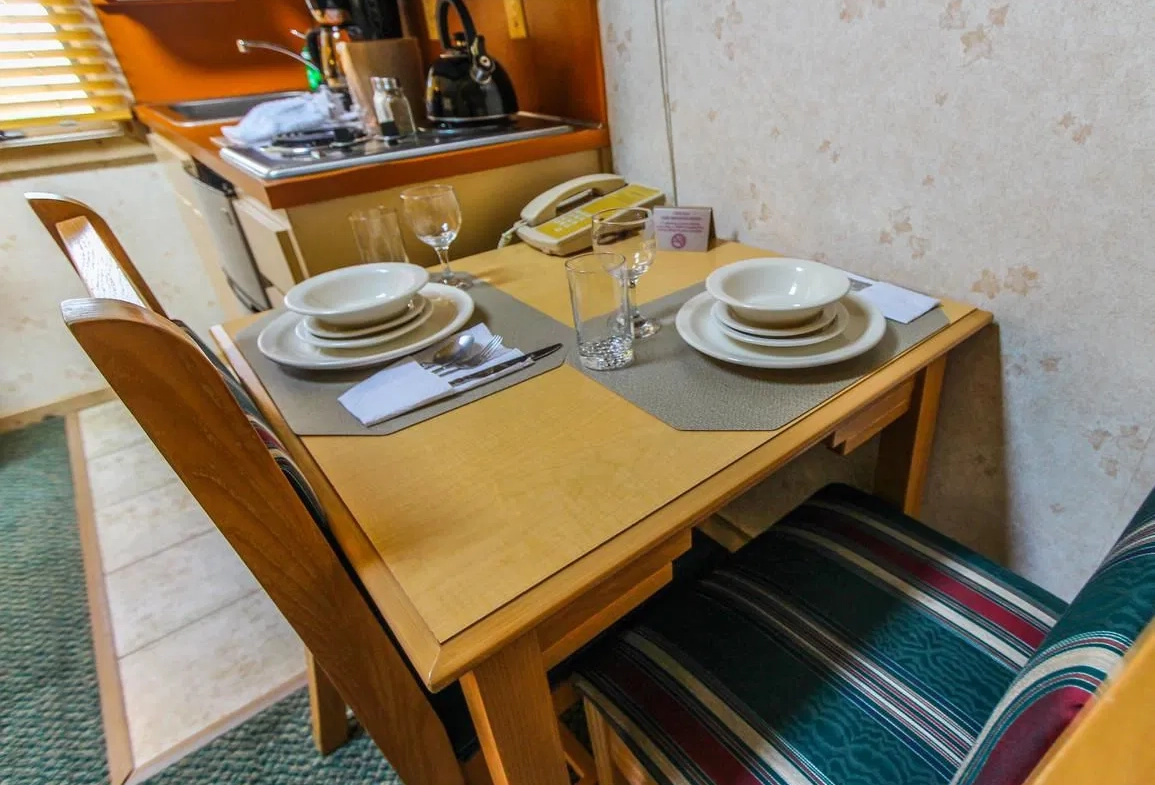 Smoketree Lodge Dining Area