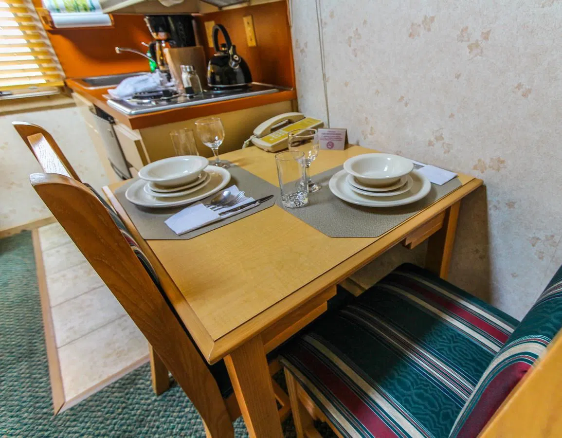 Smoketree Lodge Dining Area