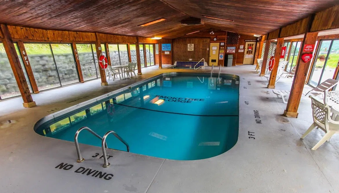Smoketree Lodge Indoor Pool