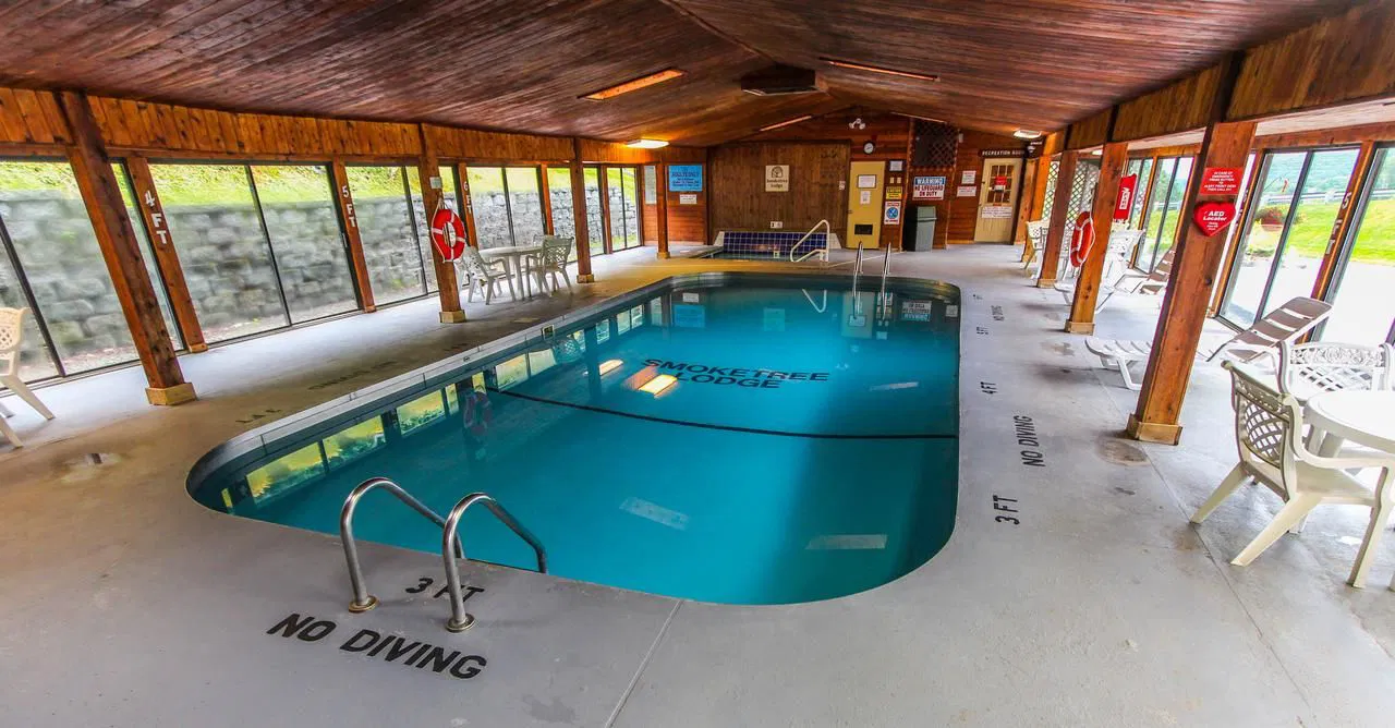 Smoketree Lodge Indoor Pool