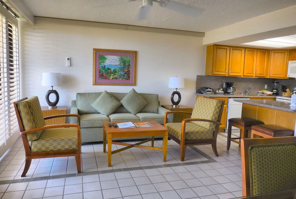 Maui Schooner living