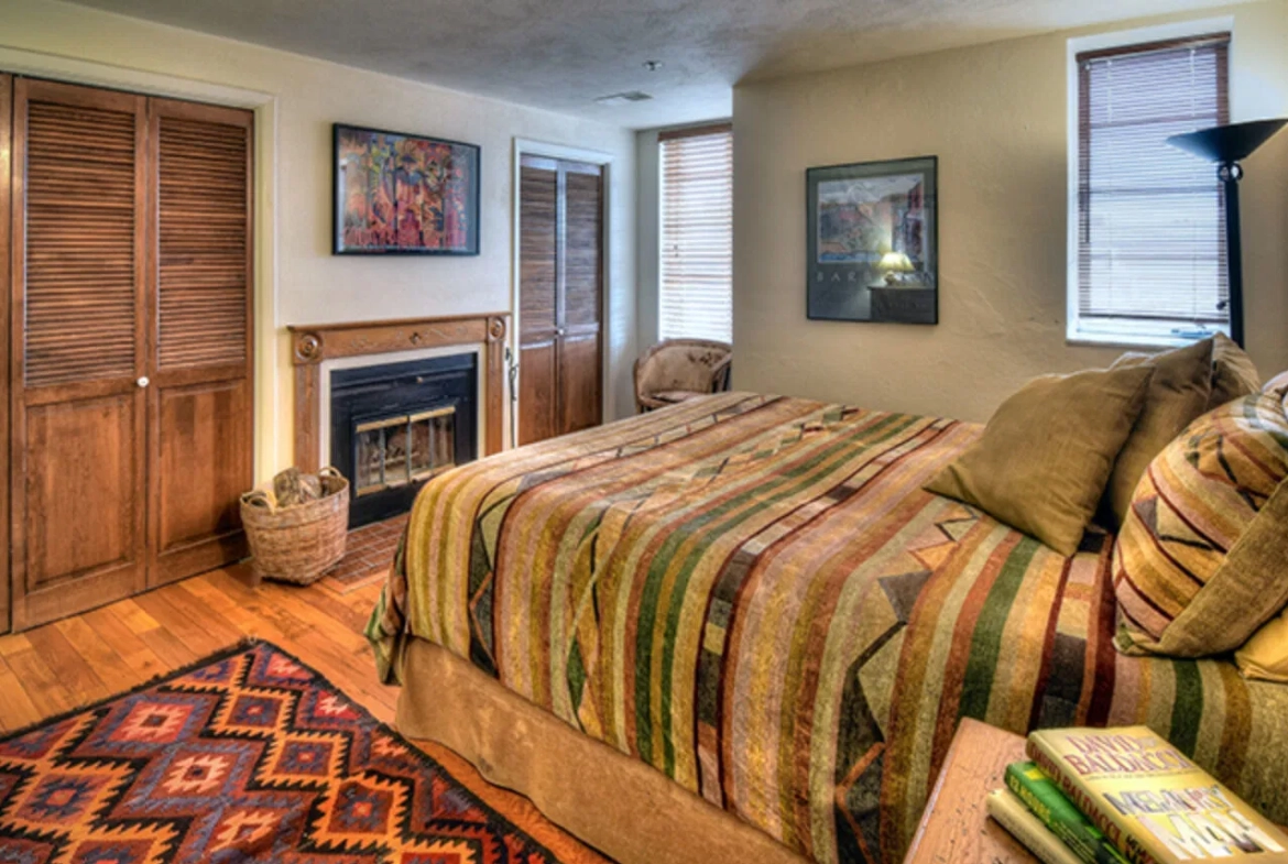 Otra Vez En Santa Fe bedroom