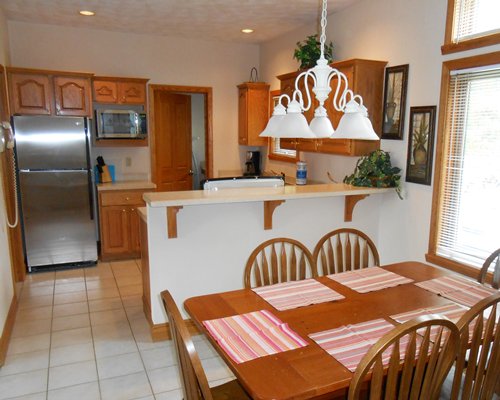 Seasons At Greenwood Forest Dining Area