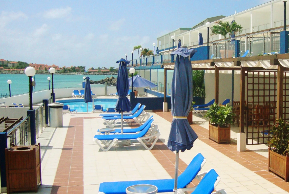 Royal Islander Club Great Bay Pool Deck