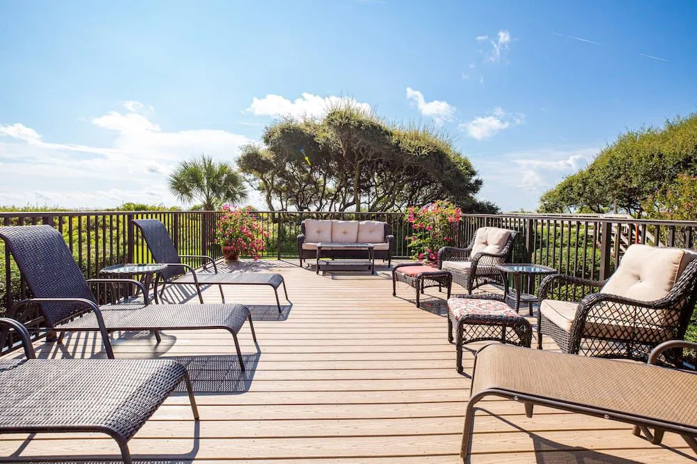 Seawatch At The Island Club Sundeck