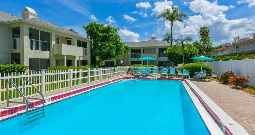 White Sands Of Longboat Pool