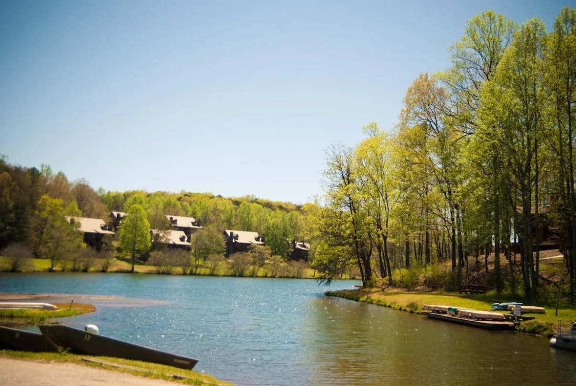 Country Hideaway At Mountain Lakes water view