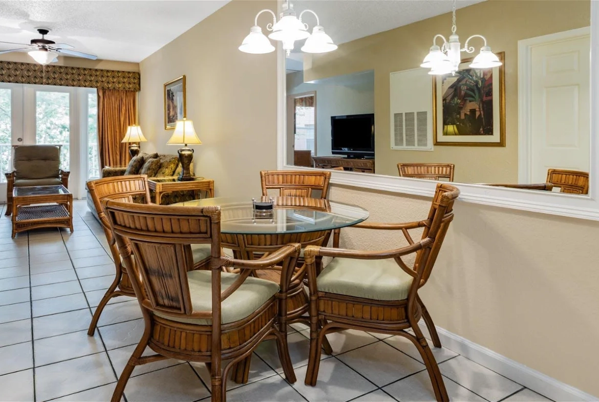 Vacation Villas At FantasyWorld II Dining Room