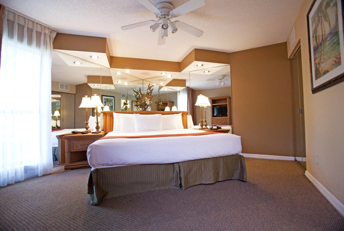 Legacy Vacation Club Orlando – Oaks bedroom