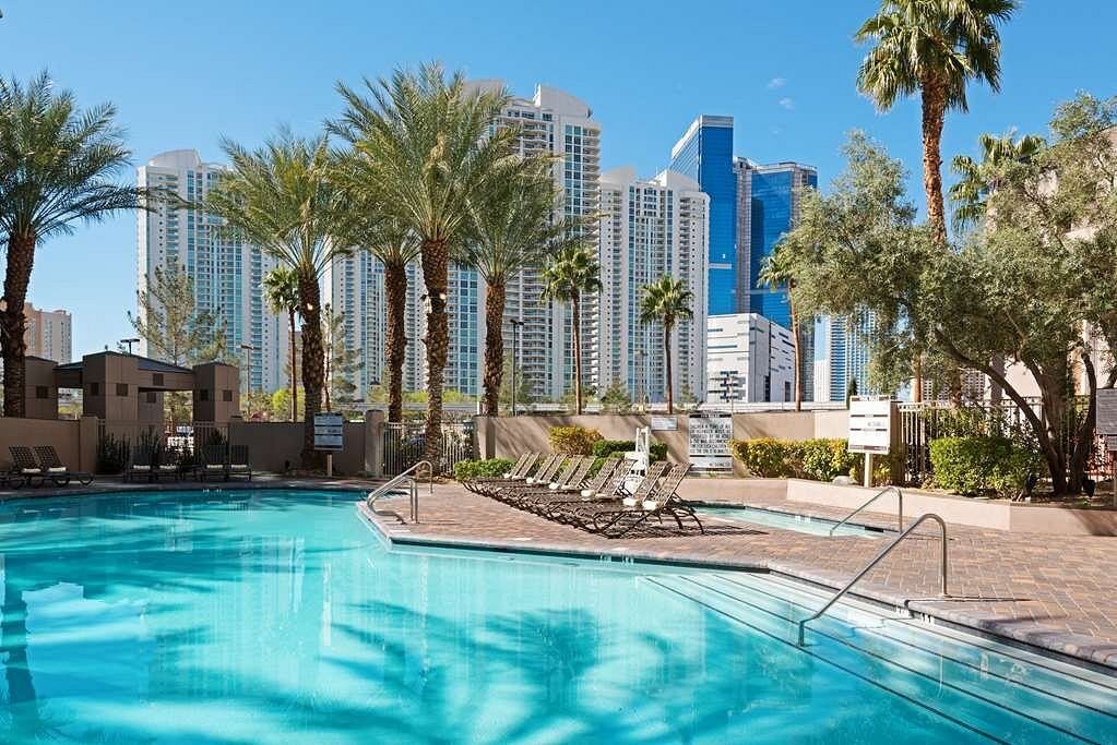 Paradise Pool