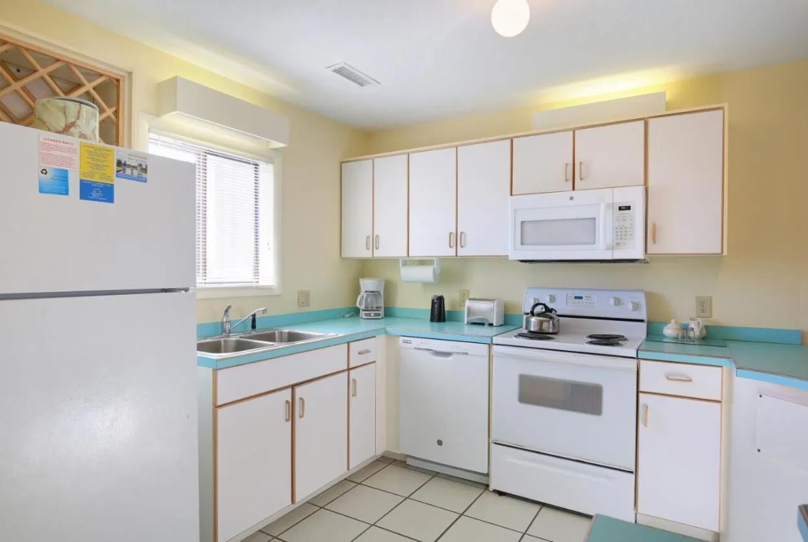 Sea Scape Beach And Golf Villas Kitchen 2