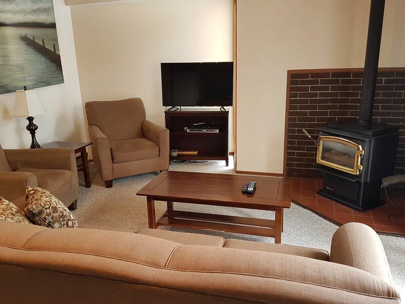 St Ives Resort On Shuswap Living Area
