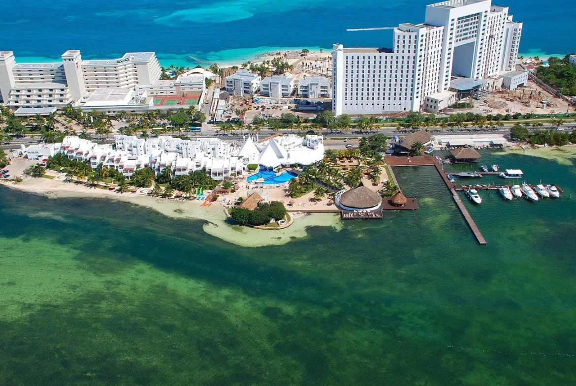 Sunset Marina Resort & Yacht Club Exterior