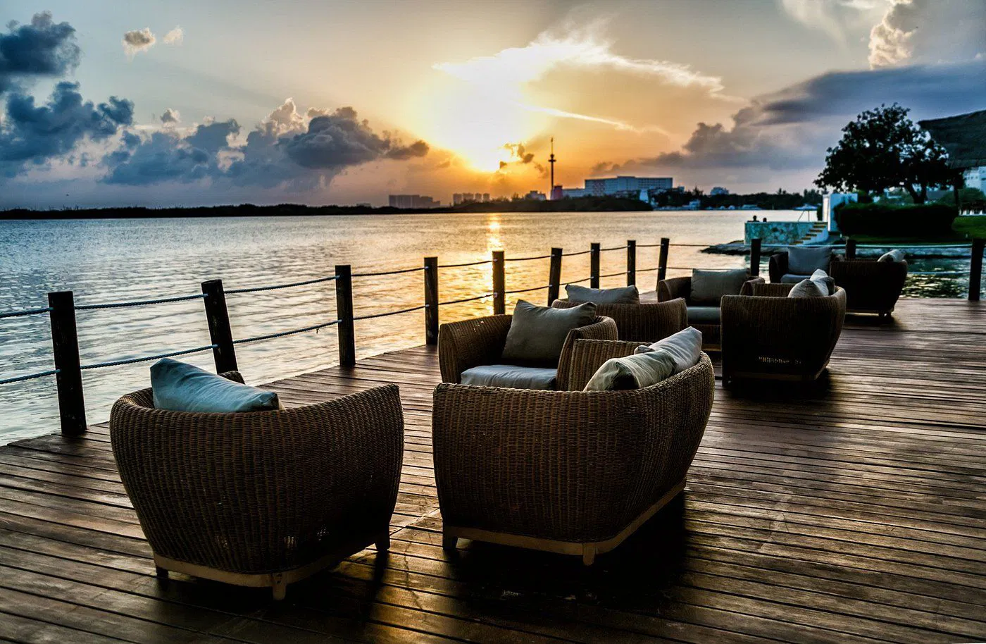 Sunset Marina Resort & Yacht Club Deck