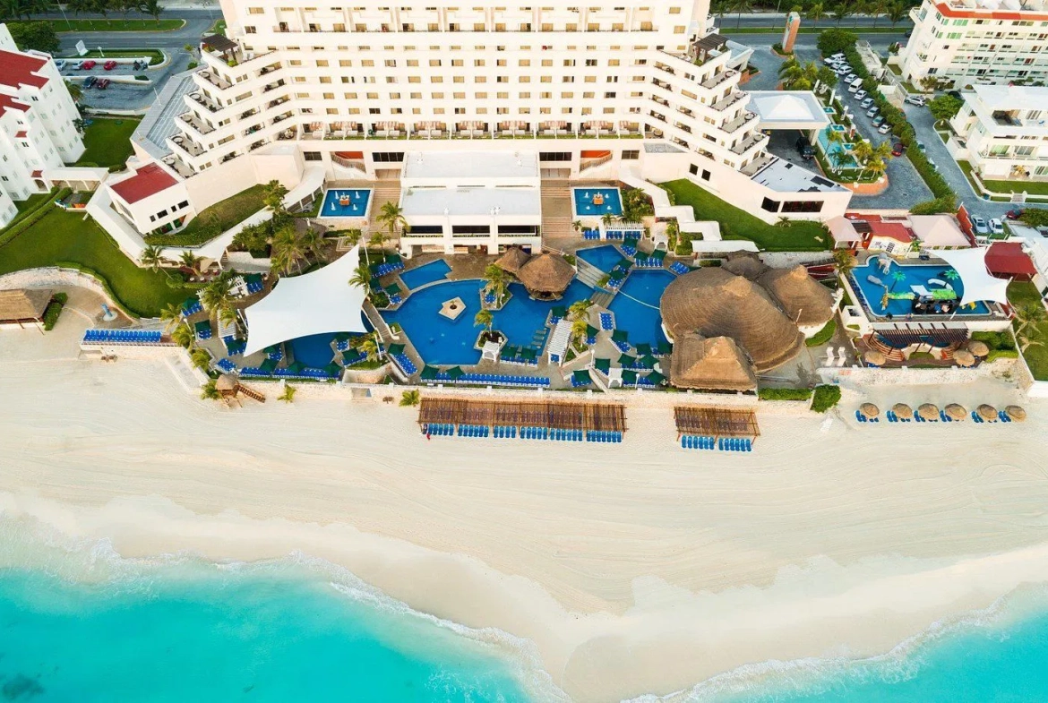 Royal Solaris Cancun Exterior