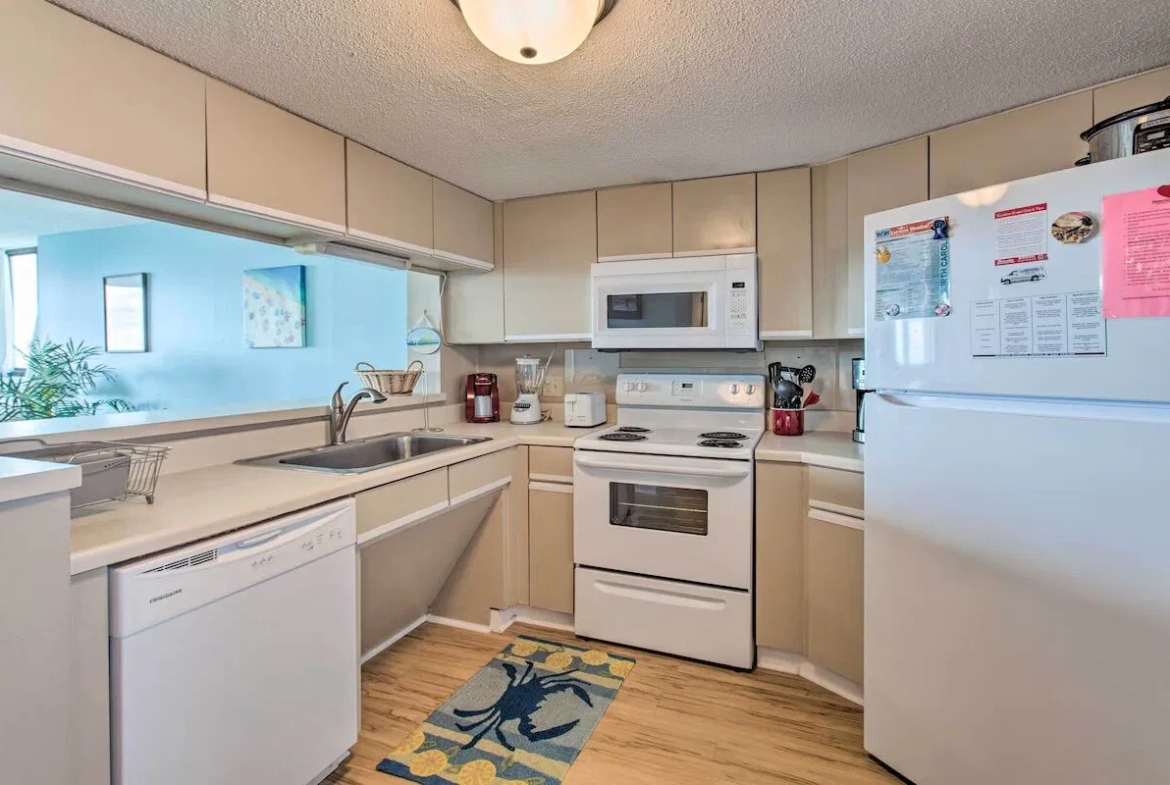 Sands Villa Resort Kitchen