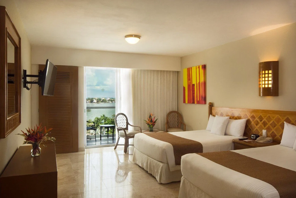 Sunset Royal Beach Resort Unit