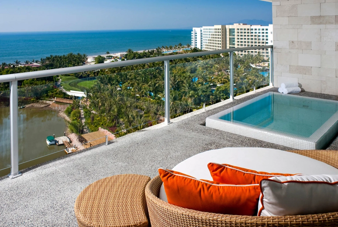 The Grand Bliss Balcony