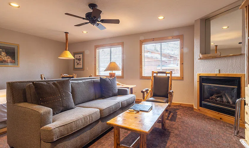 Red Wolf Lodge At Olympic Valley Living Area