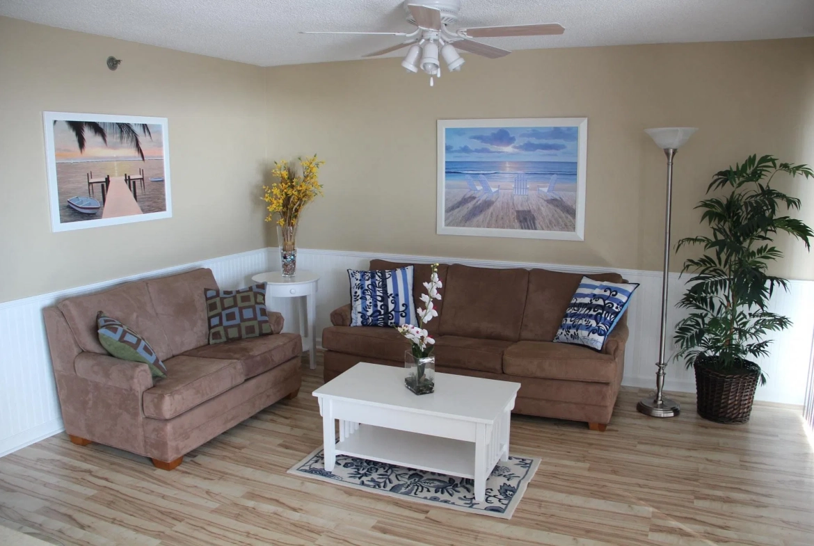 Tybrisa Beach Resort Living Area