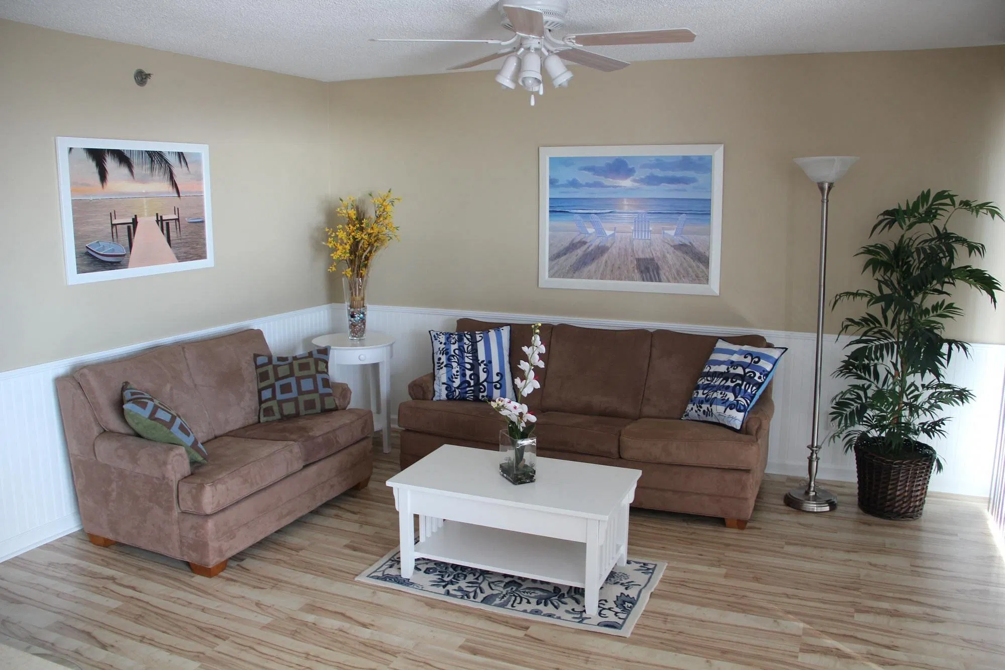 Tybrisa Beach Resort Living Area