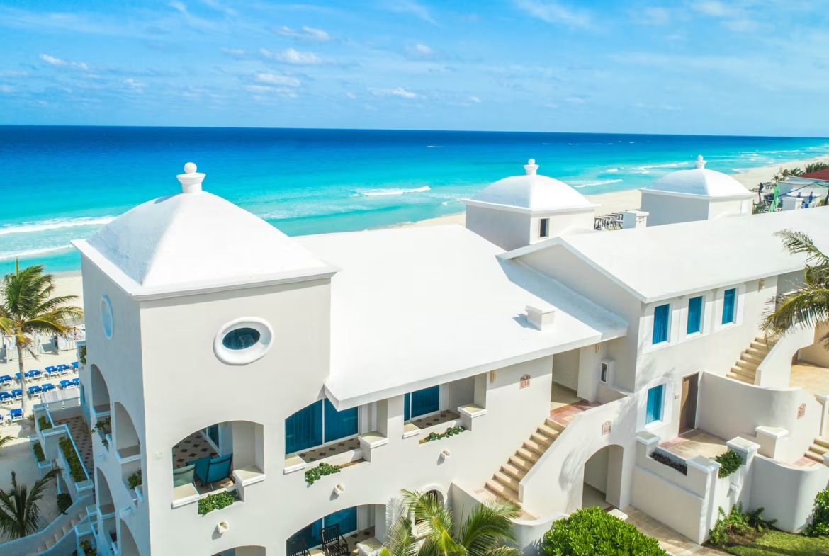Wyndham Alltra Cancun - All-Inclusive Resort
