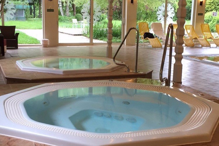 alpenland sporthotel hot tub