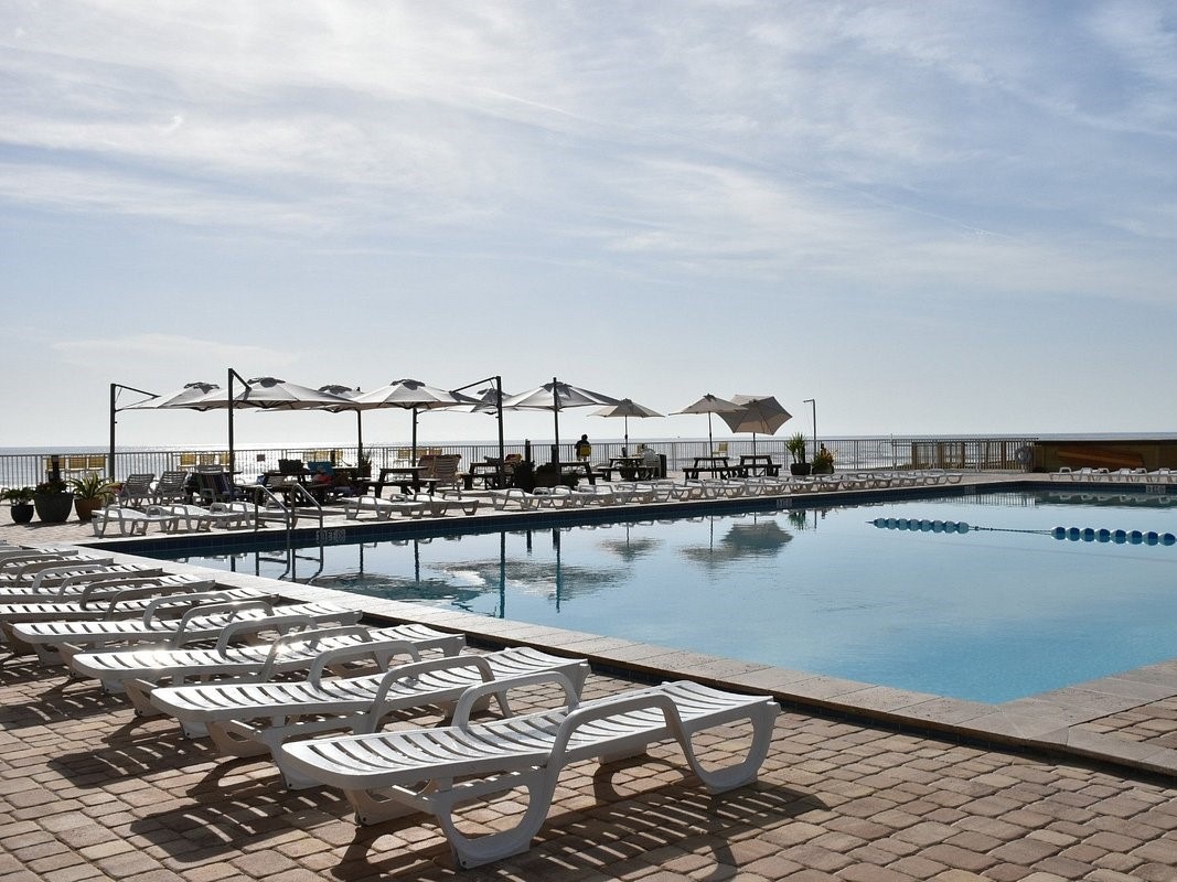 Americano Beach Resort poolside
