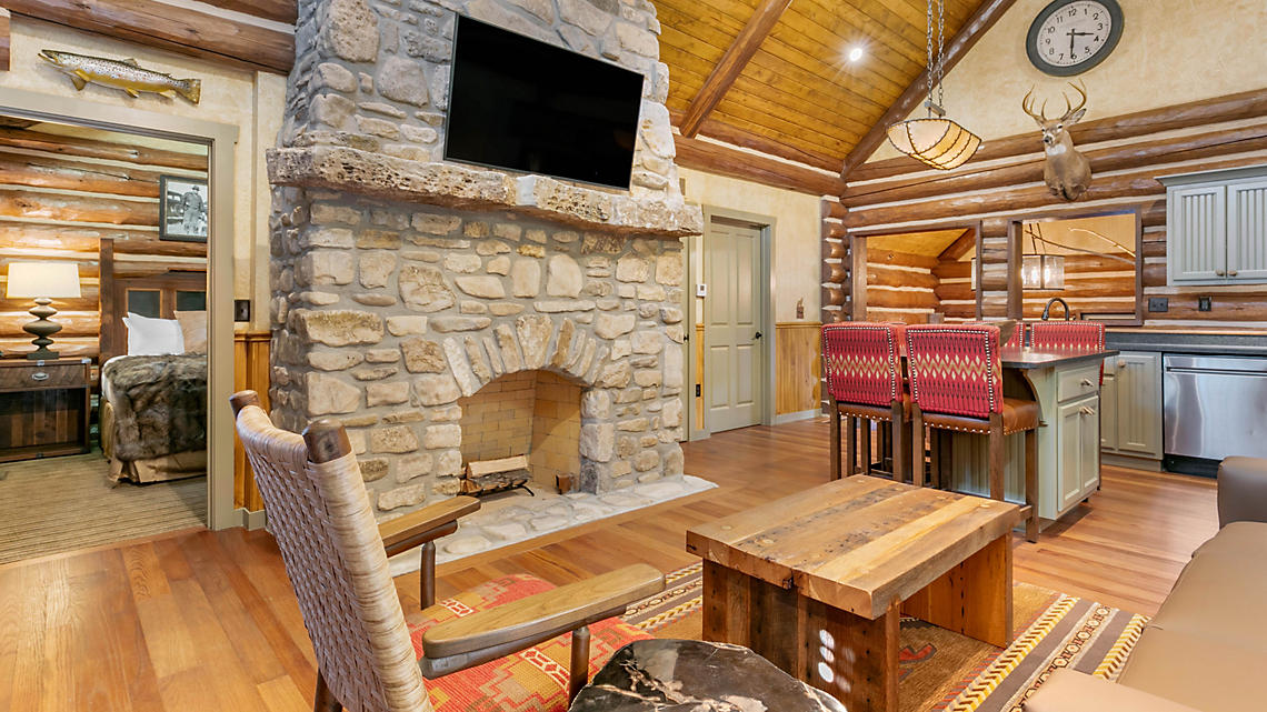 Bluegreen Resorts, Wilderness Club At Big Cedar living 2