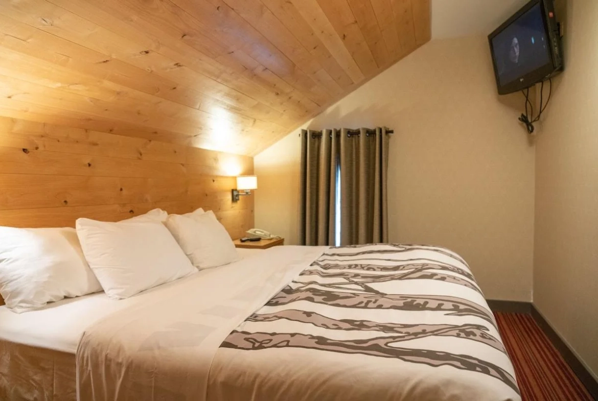 Banff Rocky Mountain Resort bedroom