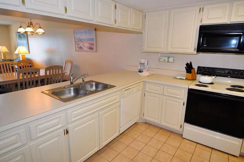 Bay and Beach Club kitchen