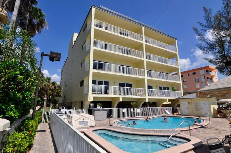 Bay and Beach Club pool