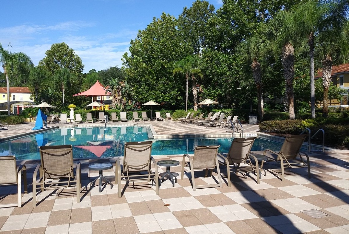 resort pool