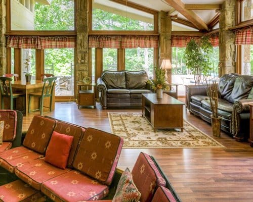 Club Chalet of Gatlinburg living 2
