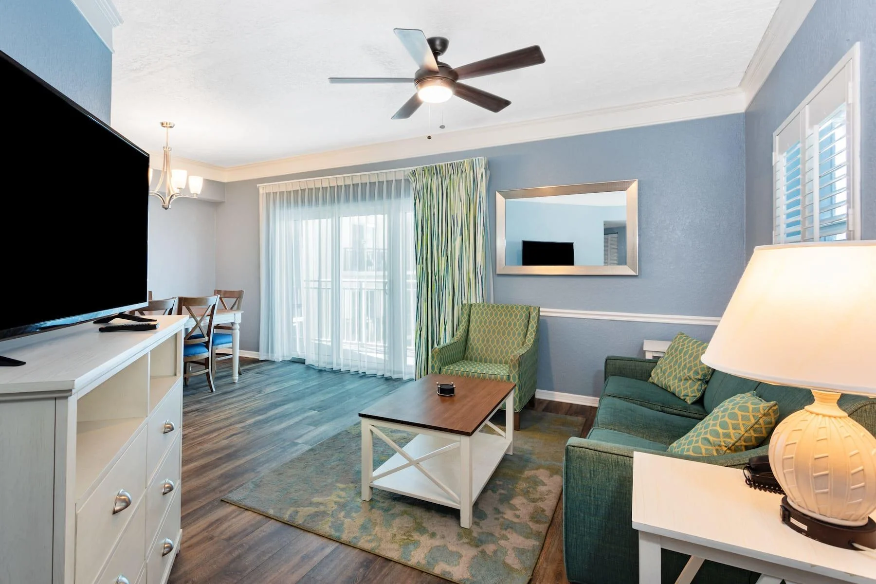 Coconut Palms Beach Resort II living