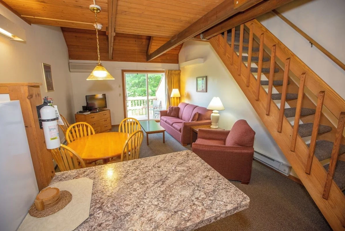 Cold Spring Resort living