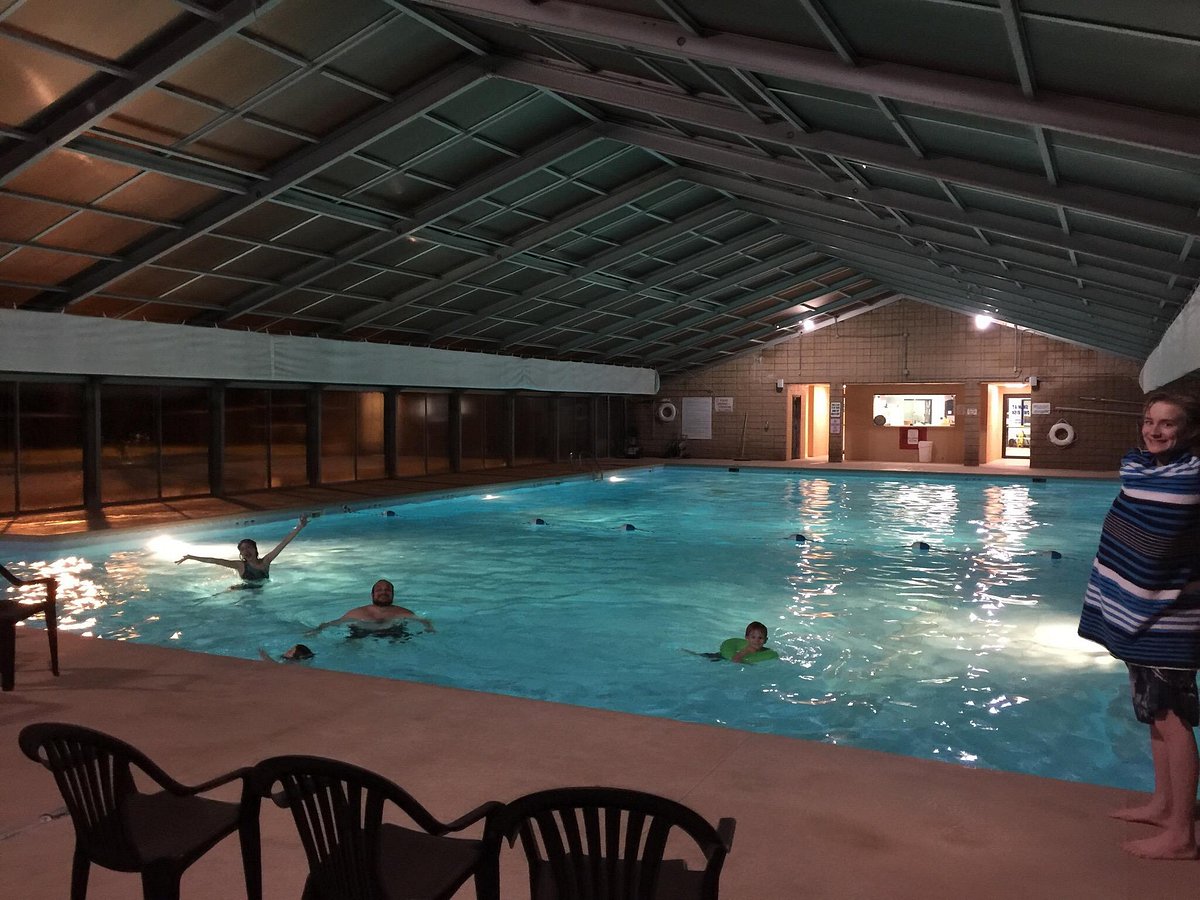Coosawatte River Resort indoor pool