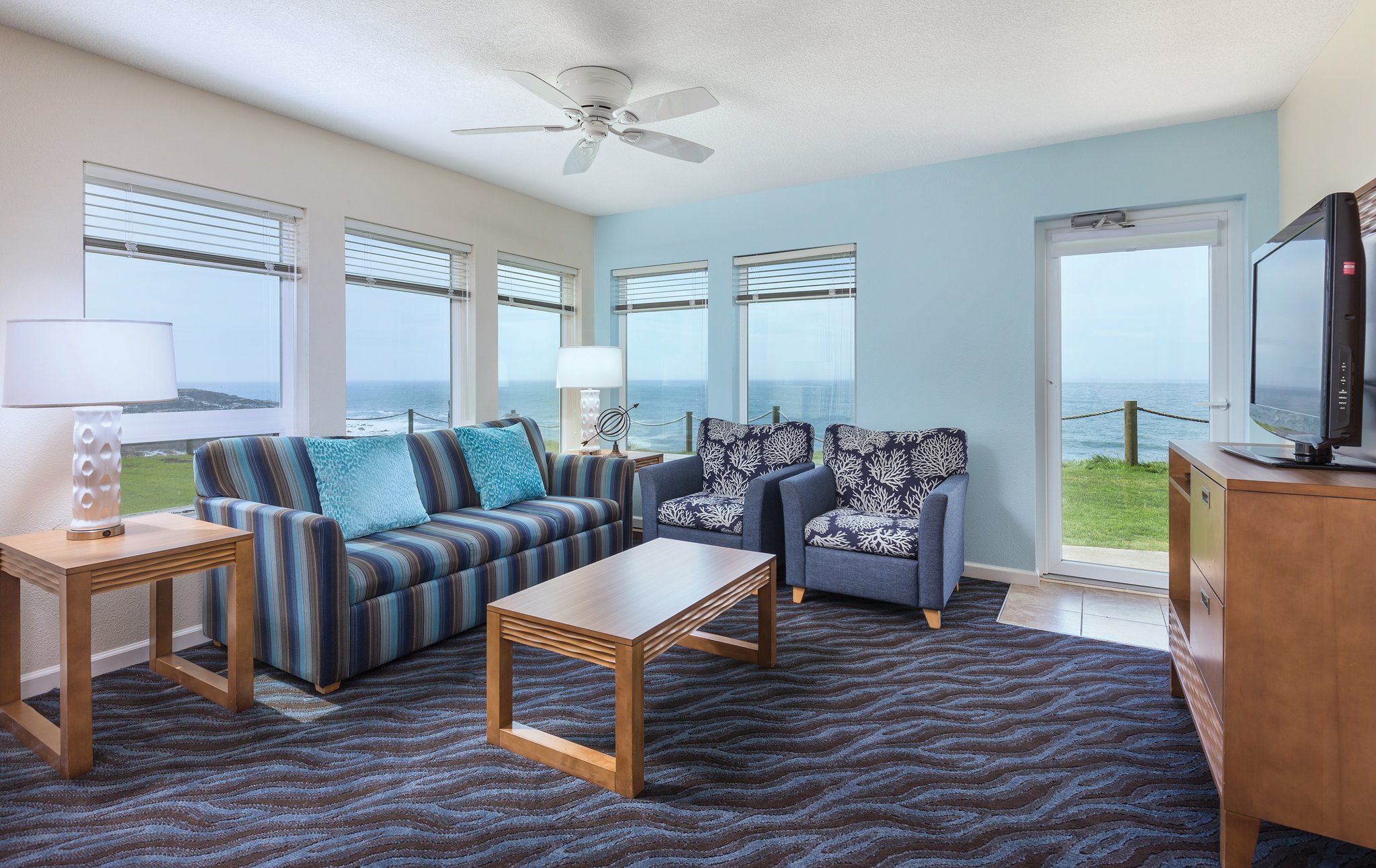 WorldMark Depoe Bay Living Area