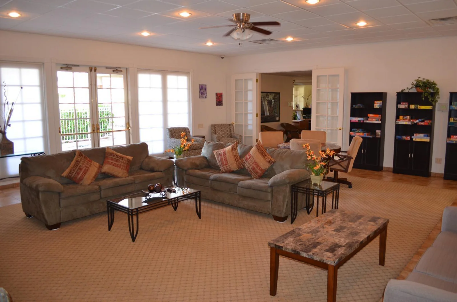 Desert Breezes Resort living room