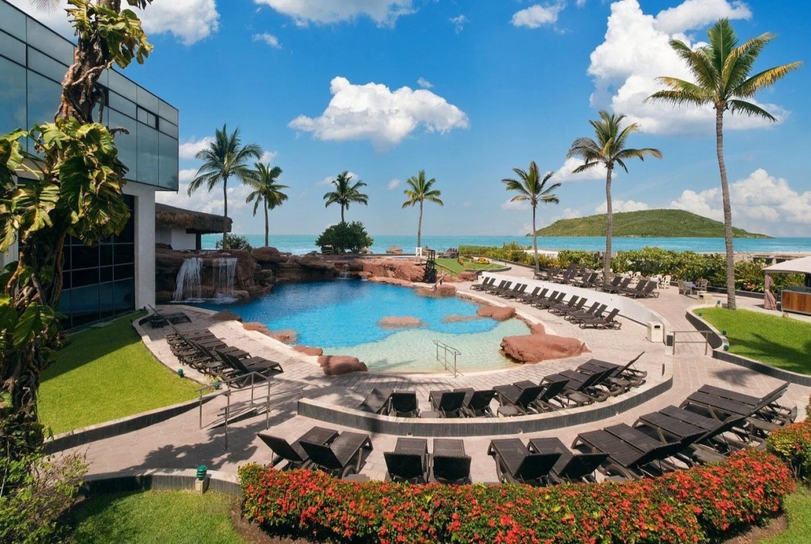El Moro Tower El Cid At Mazatlan pool
