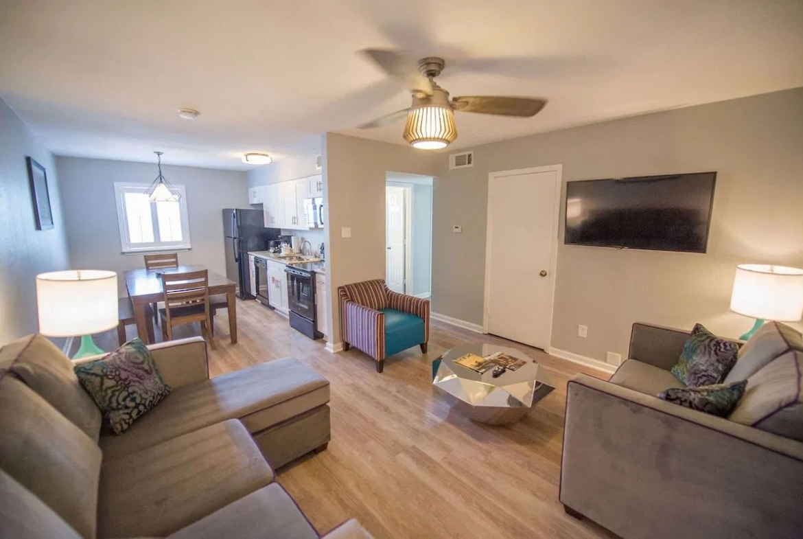 Festiva Resorts – Frenchmen Orleans living room