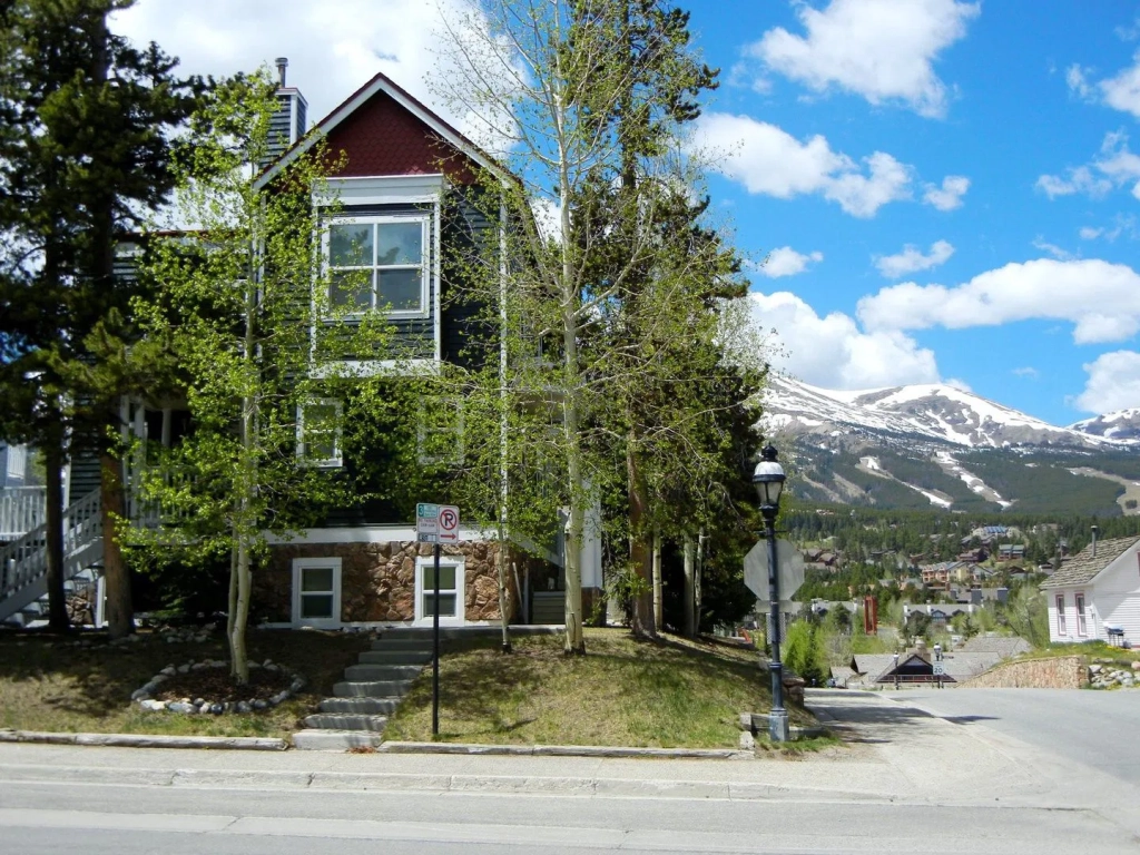 French Ridge Condominiums