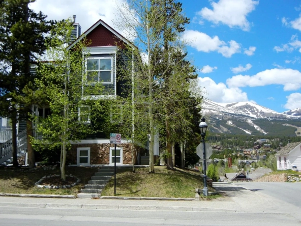 French Ridge Condominiums
