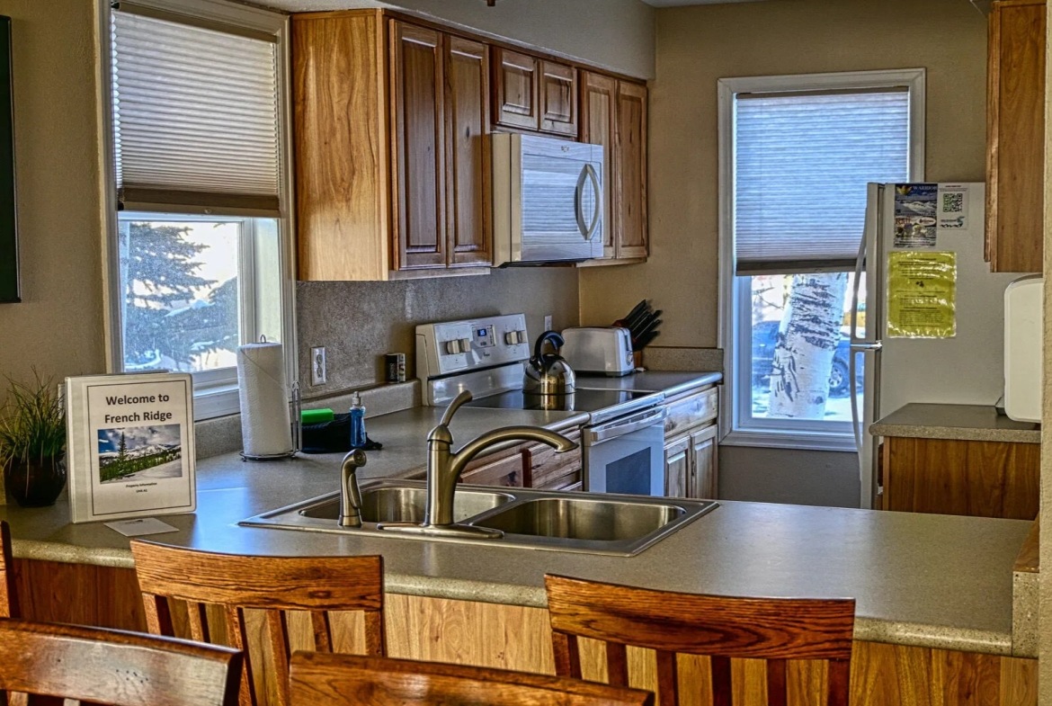 French Ridge Condominiums kitchen f